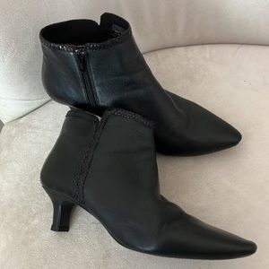 Rockport black booties, size 9.5
